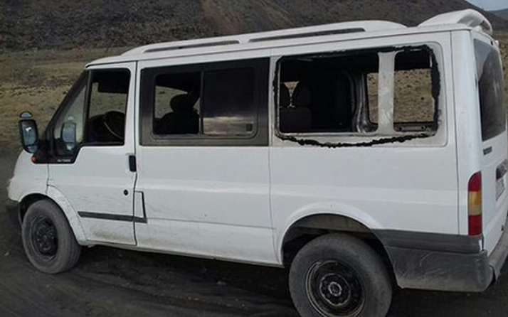 PKK'lı teröristler Ağrı'da minibüs taradı