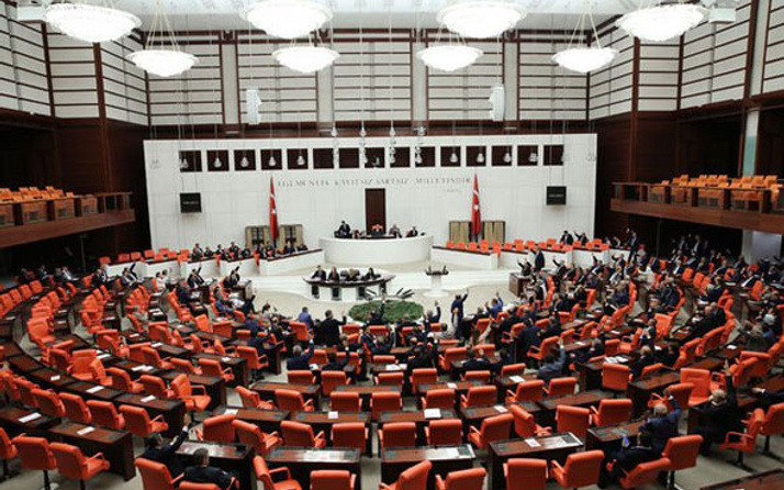 Meclis'te 'harçlık' krizi! Muhalefet kavasları isyanda...