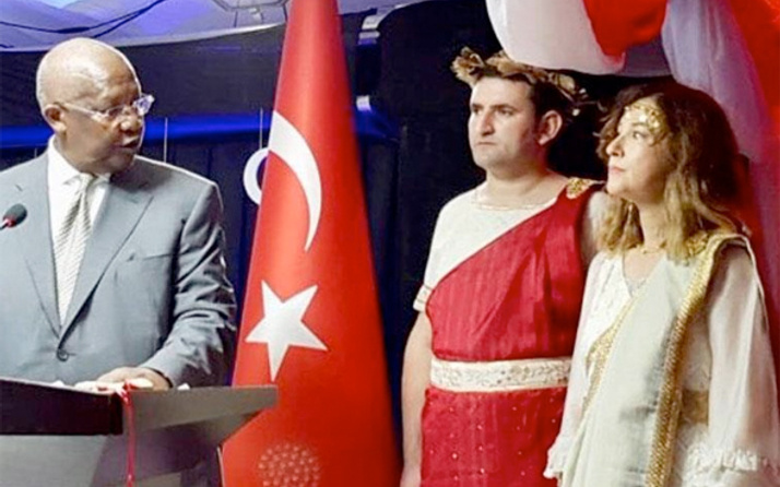 Çavuşoğlu Yunan mitolojisini canlandıran büyükelçiyi Ankara'ya geri çağırdı