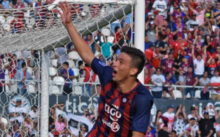 14 yaşındaki futbolcu Paraguay'daki derbide gol attı