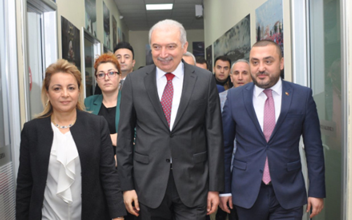 Mevlüt Uysal seçim çalışmalarına başladı