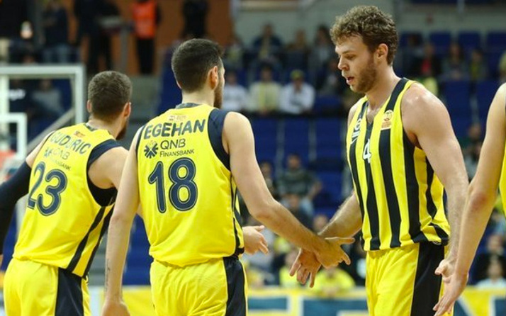 Fenerbahçe'den Karşıyaka'ya geçit yok
