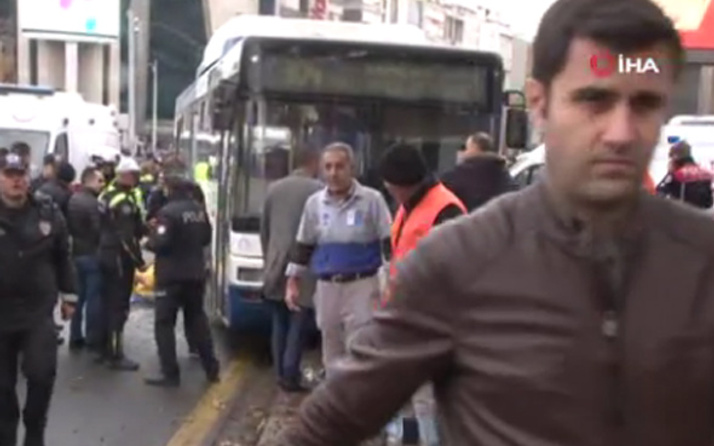 Otobüs şoförü yayaların arasına daldı! Çok sayıda yaralı var