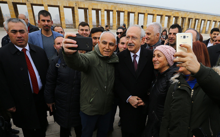 Kılıçdaroğlu yeni PM üyeleri ile Anıtkabir'i ziyaret etti