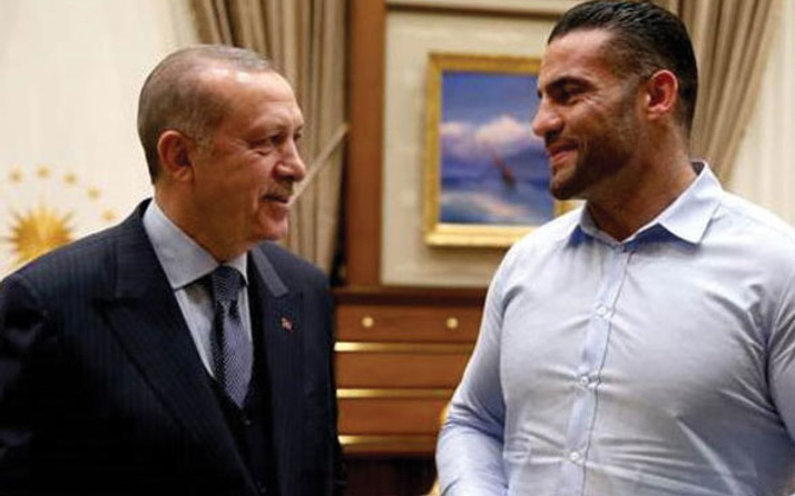 Erdoğan, dünya şampiyonu boksörü ağırladı