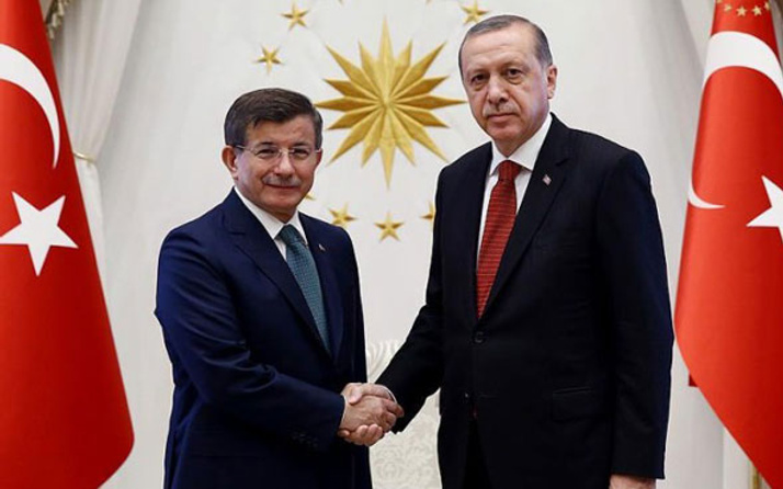 Ahmet Davutoğlu İstanbul'a aday gösterilir mi?