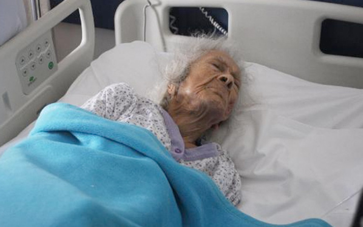 Yalova'da 108 yaşındaki kadın hastaya başarılı ameliyat