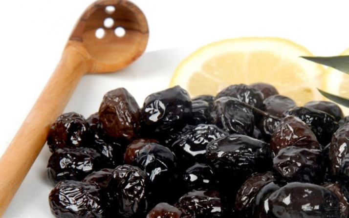Sahurda ne yersek tok tutar bu ikisini yemeyin acıkır ve susarsınız