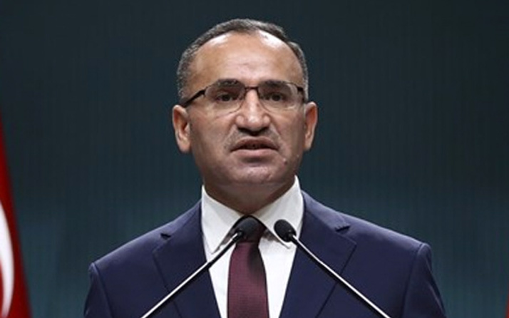 Bozdağ'dan dikkat çeken dolar açıklaması: Oynuyorlar ama...