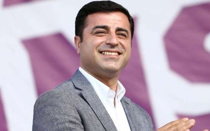Demirtaş'tan iddialı seçim mesajı! Cezaevinden fotoğraf yolladı