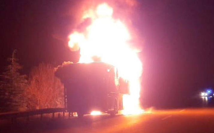 Eskişehir'de yolcu otobüsü alev alev yandı