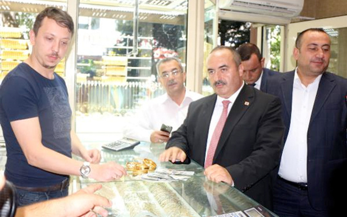 Kırıkkaleli işadamı 11 bin dolar ile yarım kilo altın bozdurdu