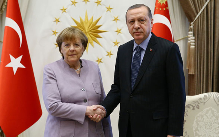 Merkel'den açıklama! Türkiye'nin yardıma ihtiyacı yok