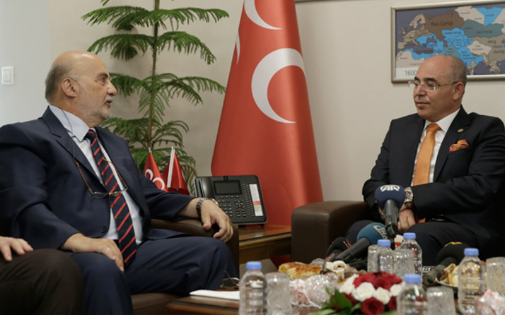 MHP'ye bayram ziyaretlerinde dolar konuşuldu