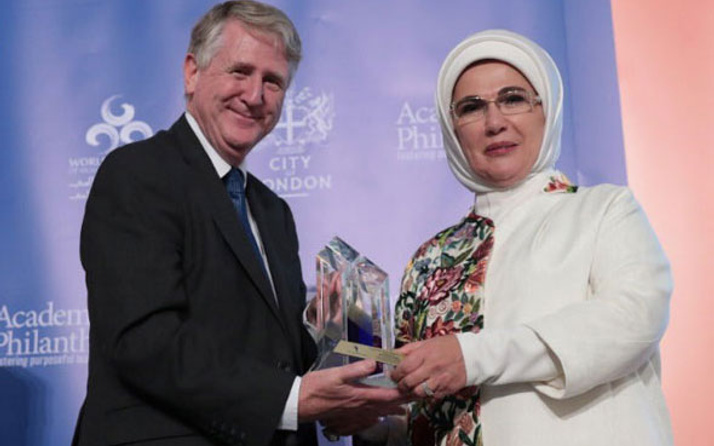 Emine Erdoğan'a 'İnsani Hizmet Takdir Ödülü'