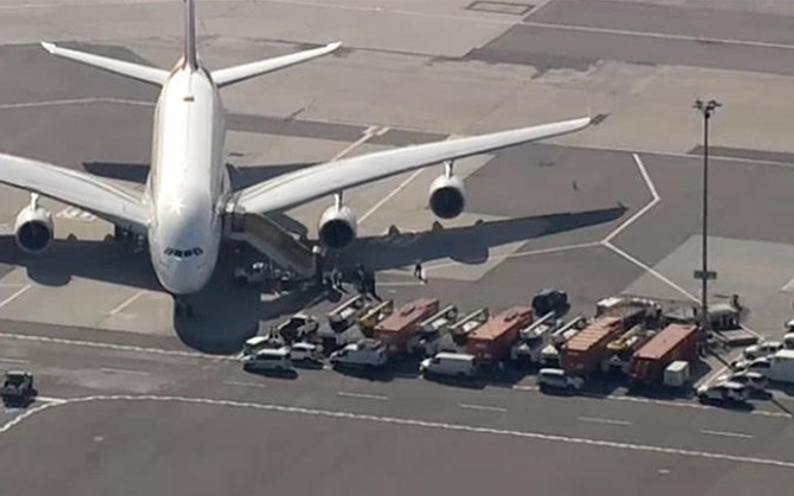 Havalimanında panik: Uçak yolcularla birlikte karantinaya alındı!