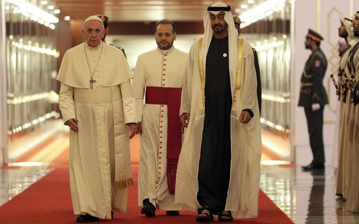Arap Yarımadası'nda bir ilk Papa ziyaret etti