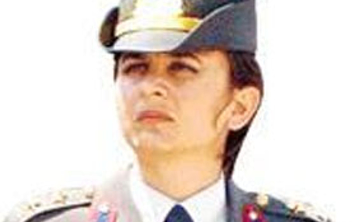 İlk kadın Jandarma yüzbaşı