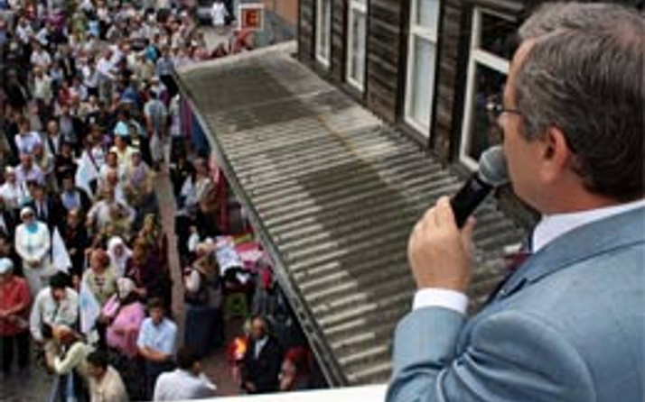 Şener'den sorunları biz çözeriz çıkışı