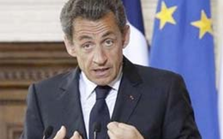 Sarkozy Türkiye'ye saldırmayı sürdürüyor