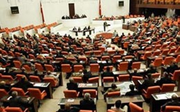 AK Parti'li vekillere ayrılmayın uyarısı