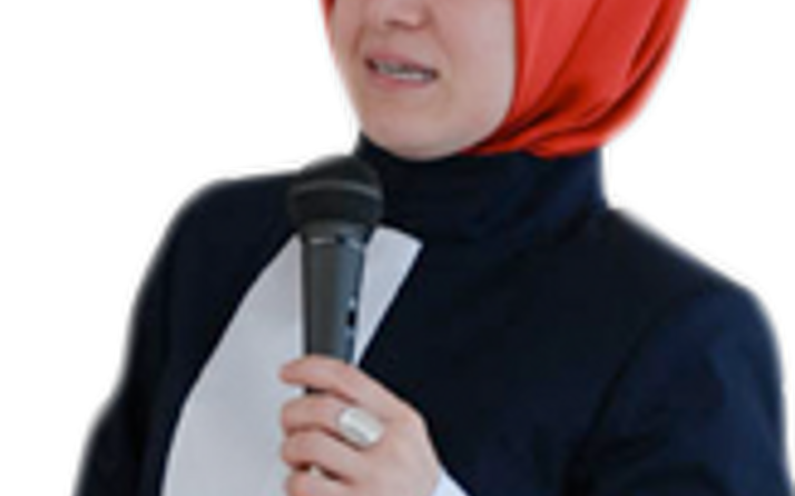 Türbanlı vekil adayı ateş püskürdü