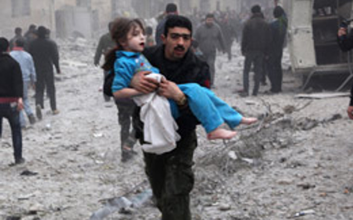 Esad vakum bombasıyla saldırdı