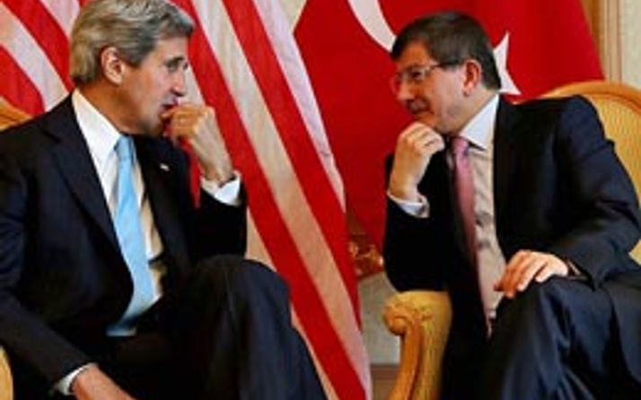 Davutoğlu Kerry'e skandalı sordu