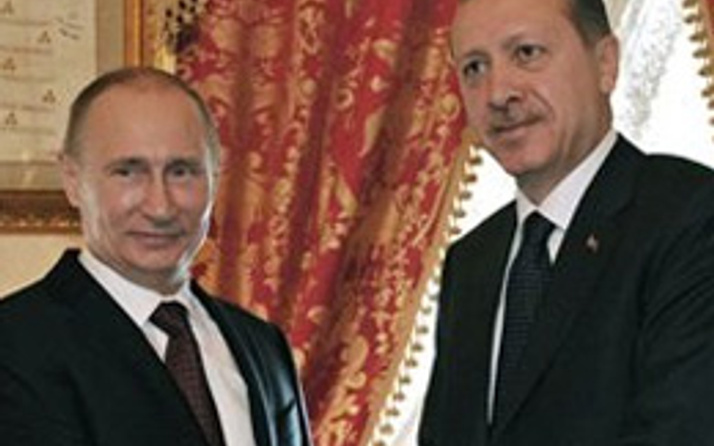 Putin ve Erdoğan muhalifleri hapse gönderdi