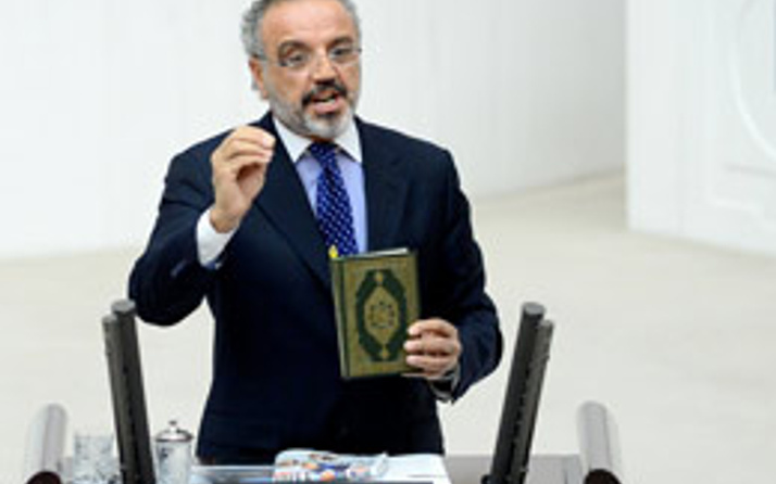 BDP'li Sakık kürsüyü yumrukladı!