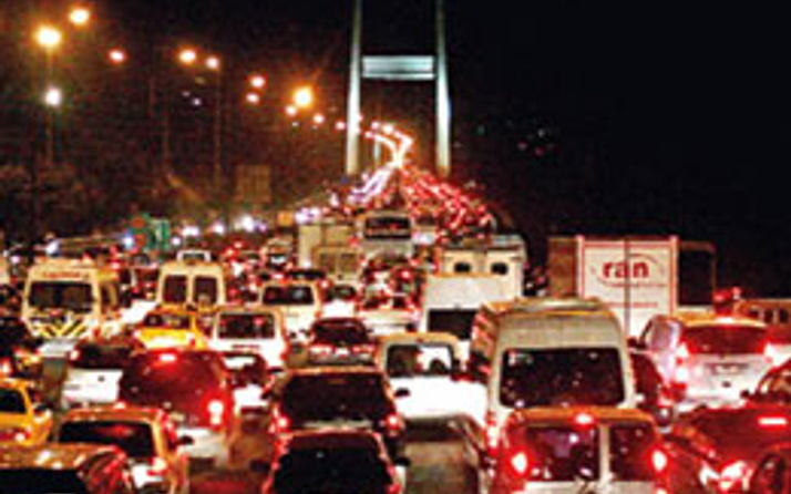 İstanbul'un trafik çilesi bitmiyor