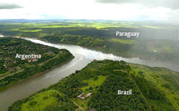 Üç ülkeyi birbirinden ayıran nehir Parana