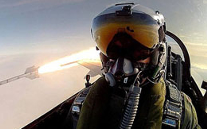 F-16 pilotunun selfiesi gündeme oturdu!
