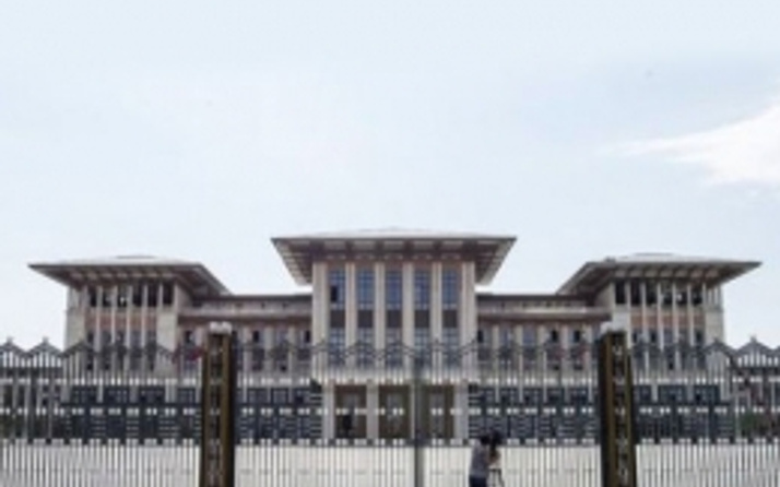 AK Saray New York Times'ta sürmanşet!