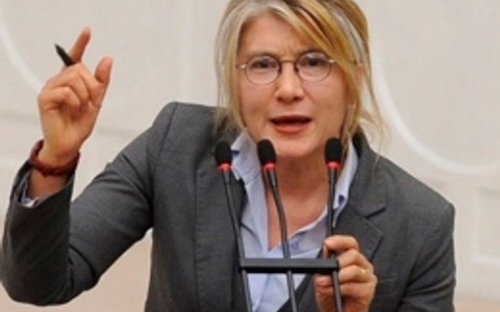 Emine Ülker Tarhan hastaneye kaldırıldı