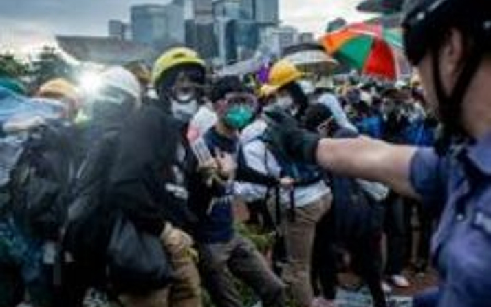 Hong Kong'da hükümetin uyarısı dönüm noktası mı?