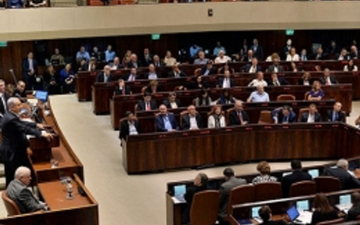 Meclis başkanlığı seçimi AK Parti'nin tek güvencesi...
