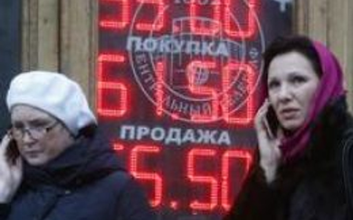 Rusya'da ruble için piyasalara müdahaleye devam
