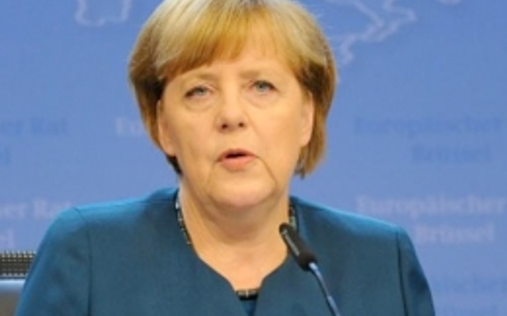 Merkel'den Çipras'a kritik davet!