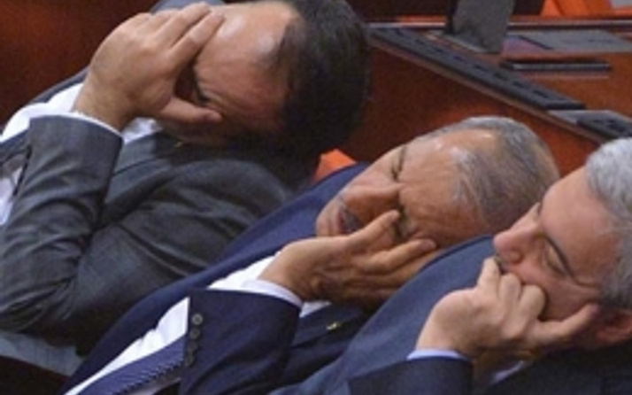 Vekiller perişan oldu kimi uyudu kimi de...
