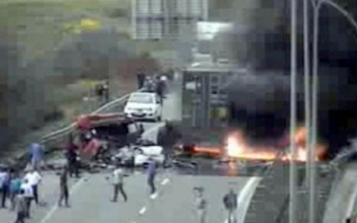 TEM'de feci kaza, İstanbul yolu kapandı
