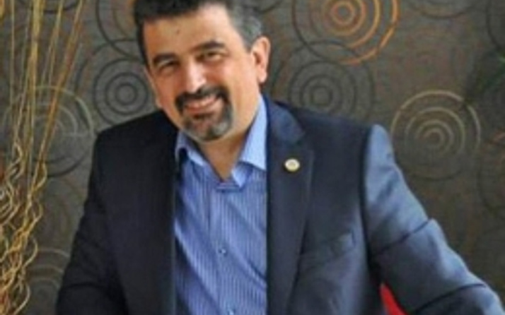 Kendisine oy veren 10 kişiyi arıyor!