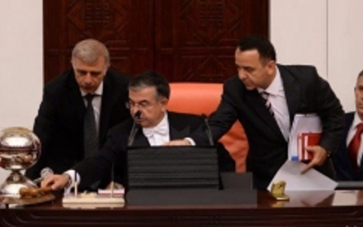 Meclis'te gergin anlar Partiler uzlaşamadı