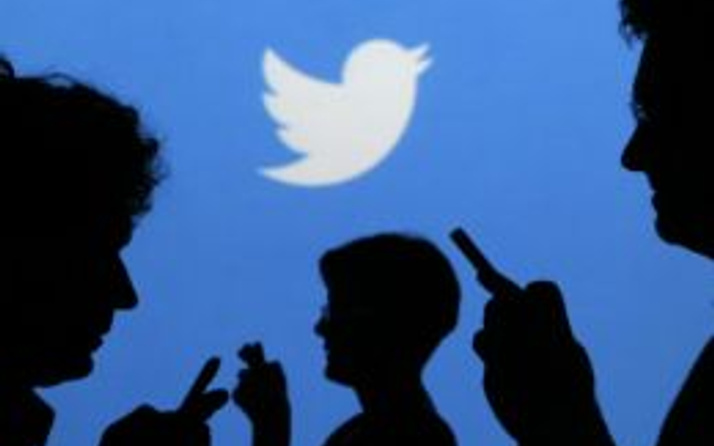 İngiltere'de milletvekillerine uyarı: İçkiliyken tweet atmayın