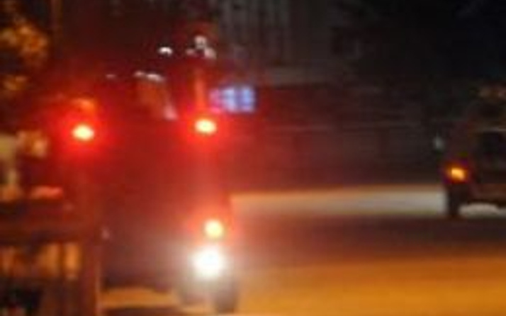 Cizre'de zırhlı polis aracına roketatarlı saldırı
