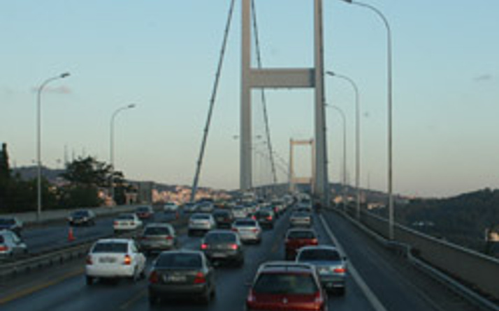 Boğaziçi Köprüsü otoparka döndü DİKKAT!