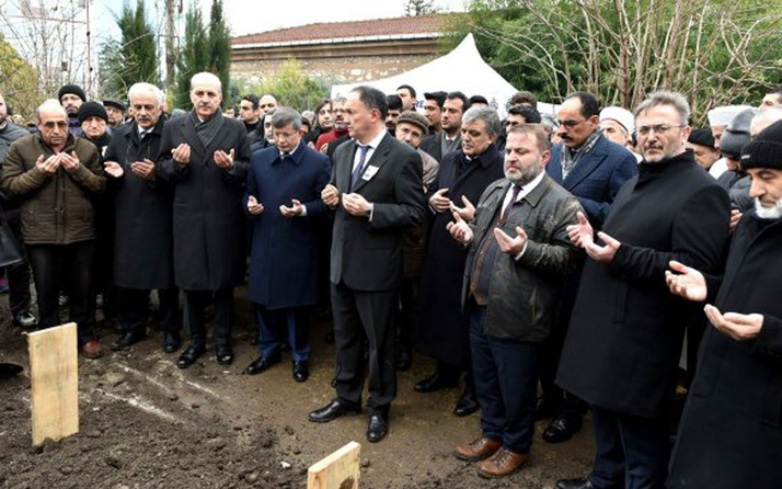 Abdullah Gül ve Ahmet Davutoğlu Kemal Karpat'ın cenazesinde ortaya çıktı