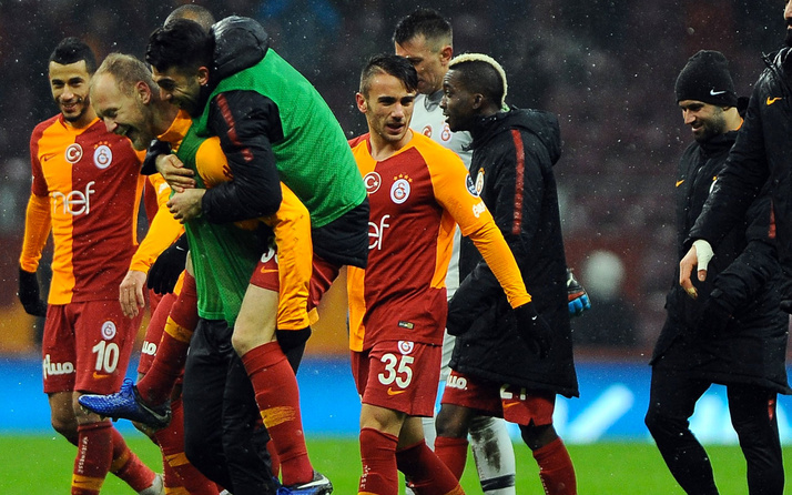 Galatasaray'da 8 futbolcu kadroya alınmadı