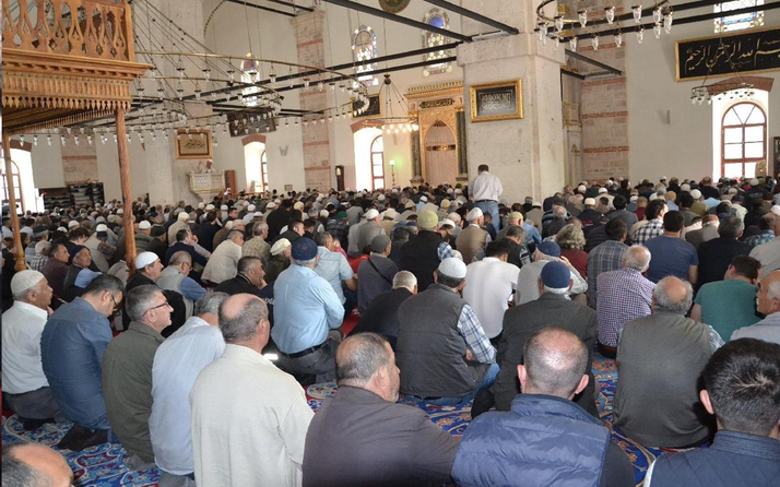 Cuma namazı nasıl kılınır kaç rekat duaları