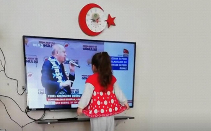 Cumhurbaşkanı Erdoğan minik hayranını İzmir mitingine davet etti